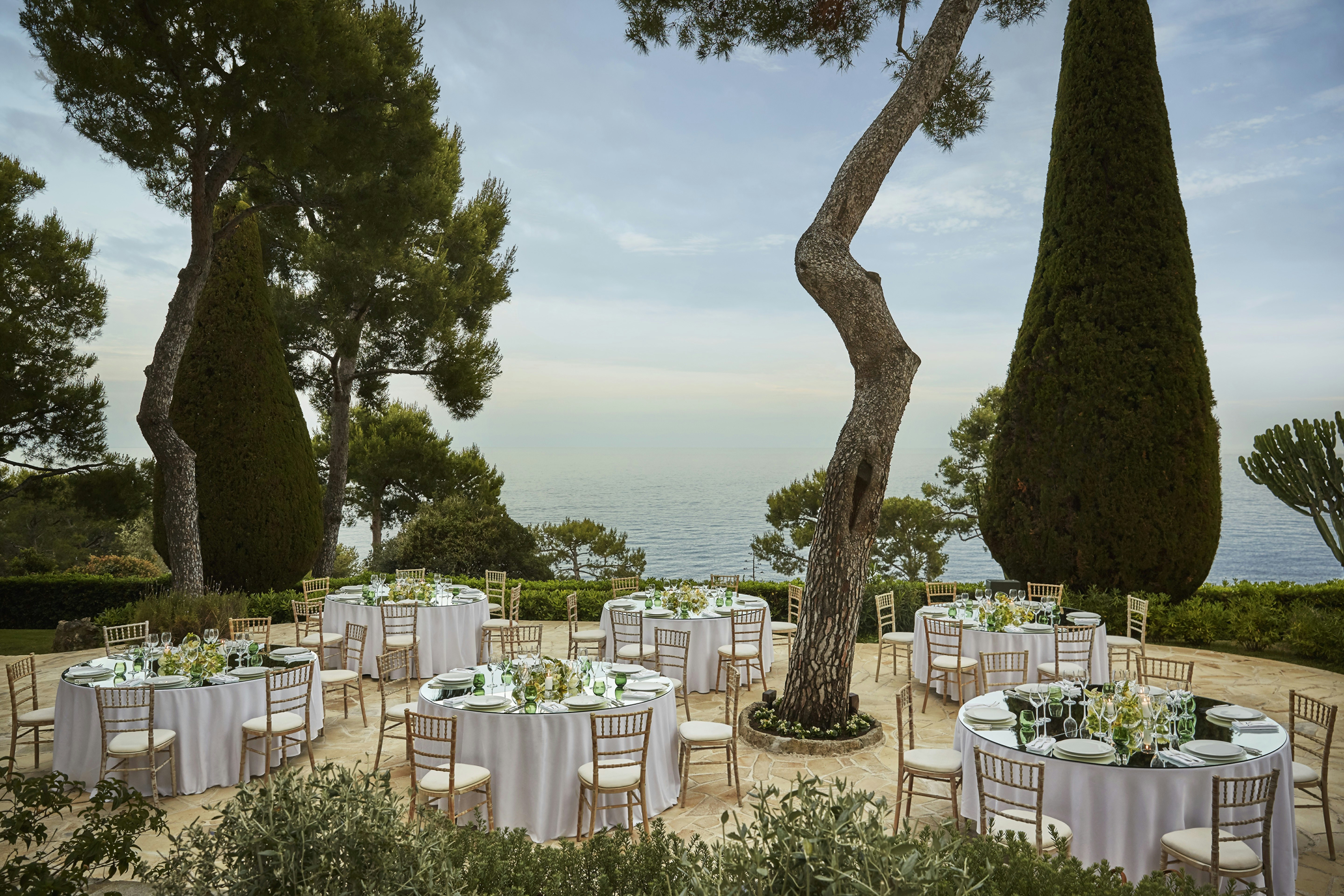 Grand Hotel du Cap-Ferrat, a Four Seasons Hotel 78/85