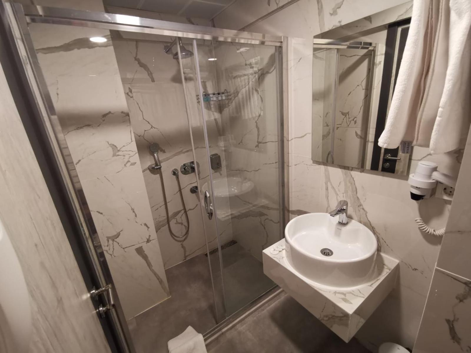 Hotel Temizay 39/39