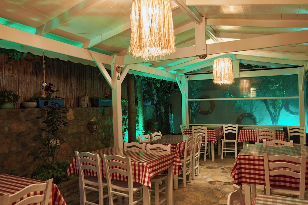 Ebruli Hotel 30/33