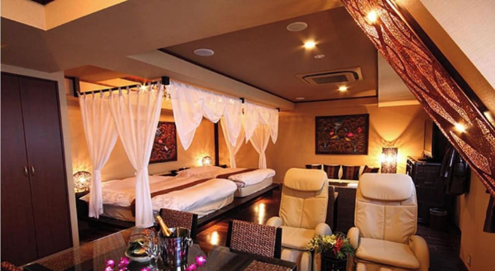 Grand, Spa, Suite, 2 King Beds, Bathtub, Large