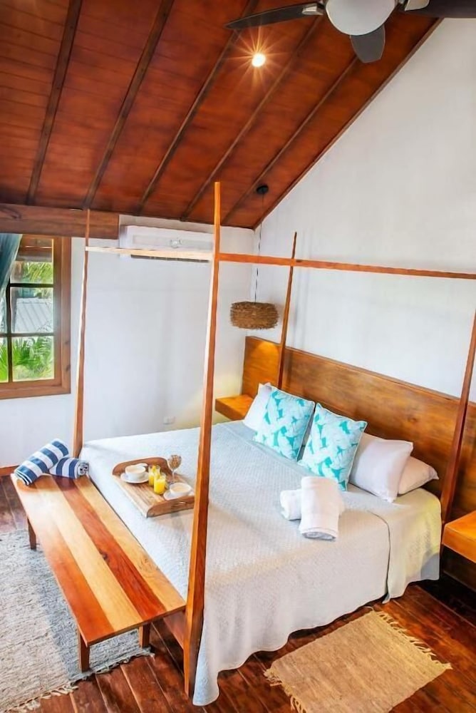 Caribbean, Suite, House, King Bed, Ocean Front