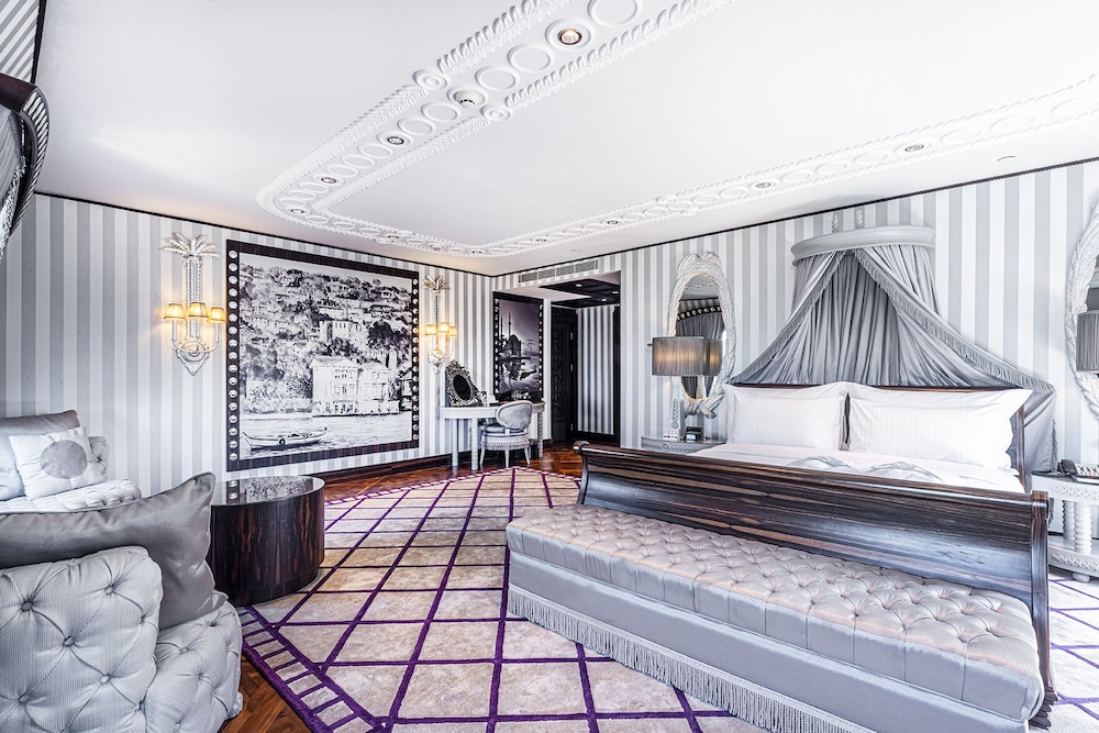 Wyndham Grand Istanbul Kalamis Marina 5/40