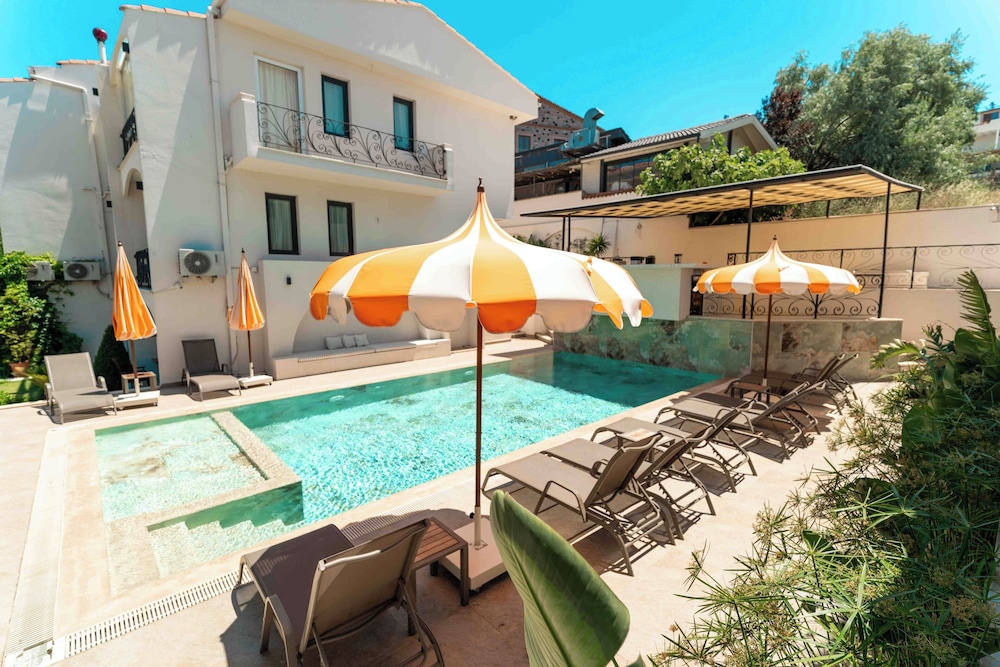 Cunda Dalyan Otel 44/49