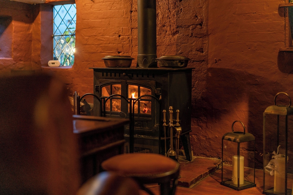 The Old House Inn 35/50