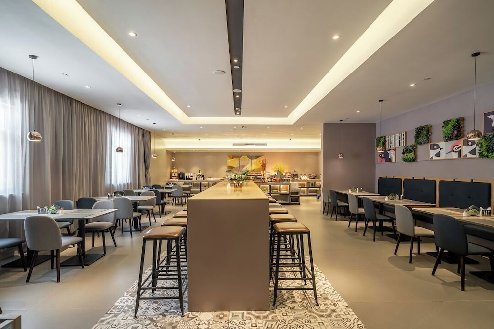 Home Inns Xiamen 27/33