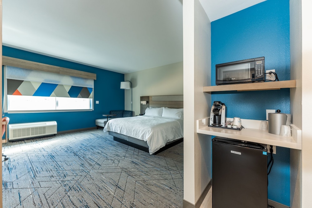 Holiday Inn Express & Suites Charlottesville - Monticello 18/65