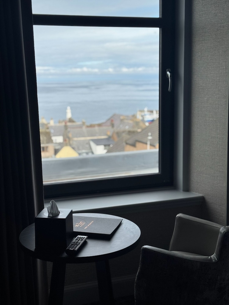 The Knowes Hotel 26/31