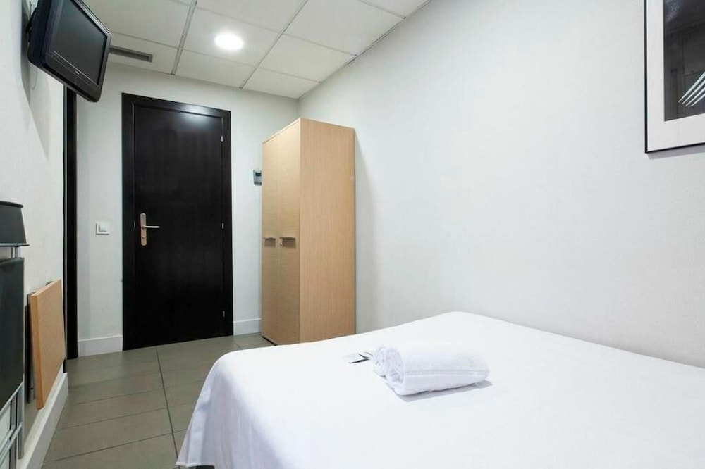 Hostal DingDong Putxet 7/18