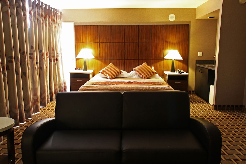 LA Crystal Hotel 26/69