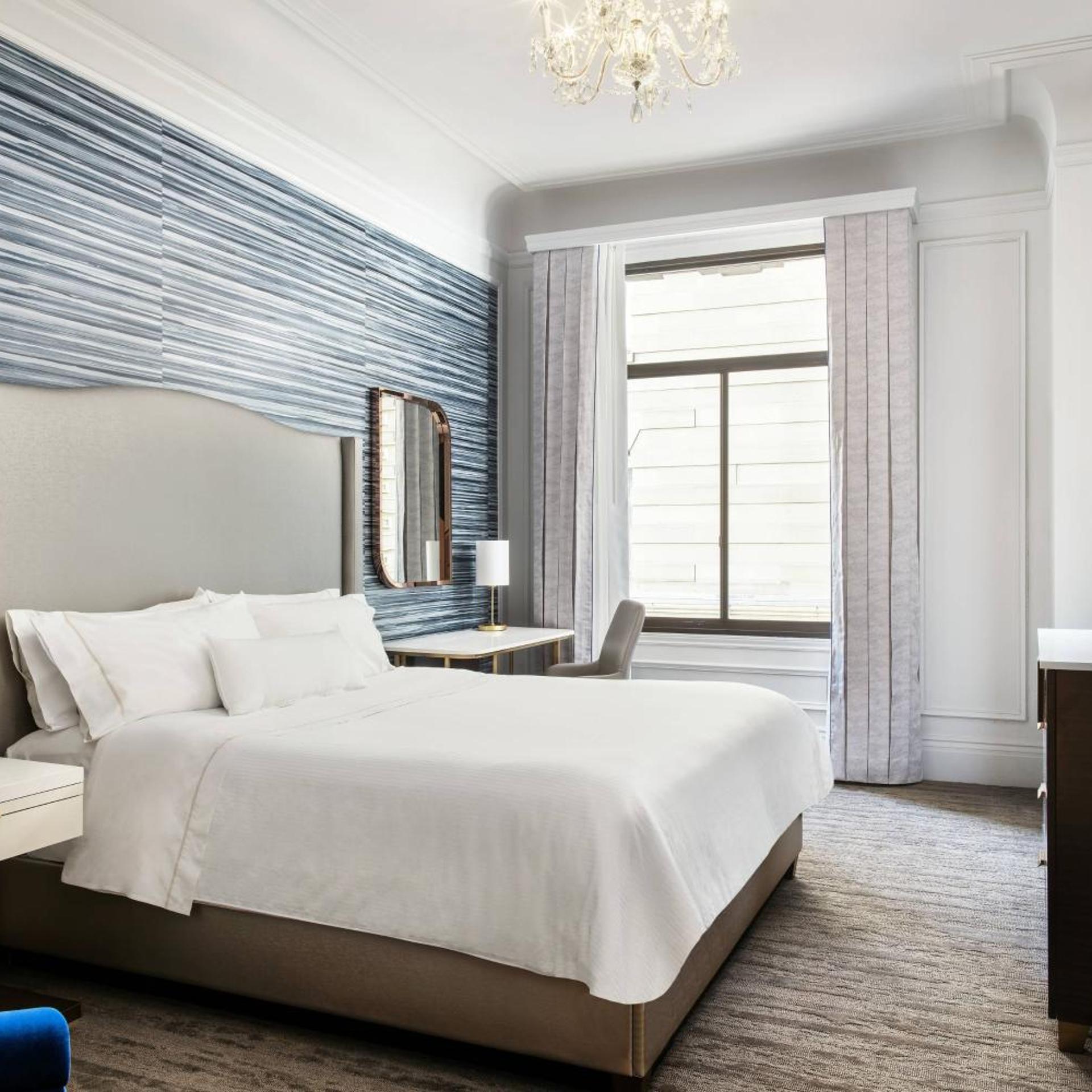 Landmark, Guest Room, Traditional, King Bed, Partial View
