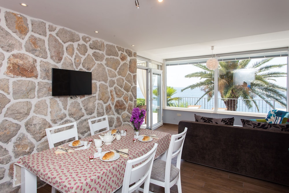 Apartments Villa Mirjana 54/75