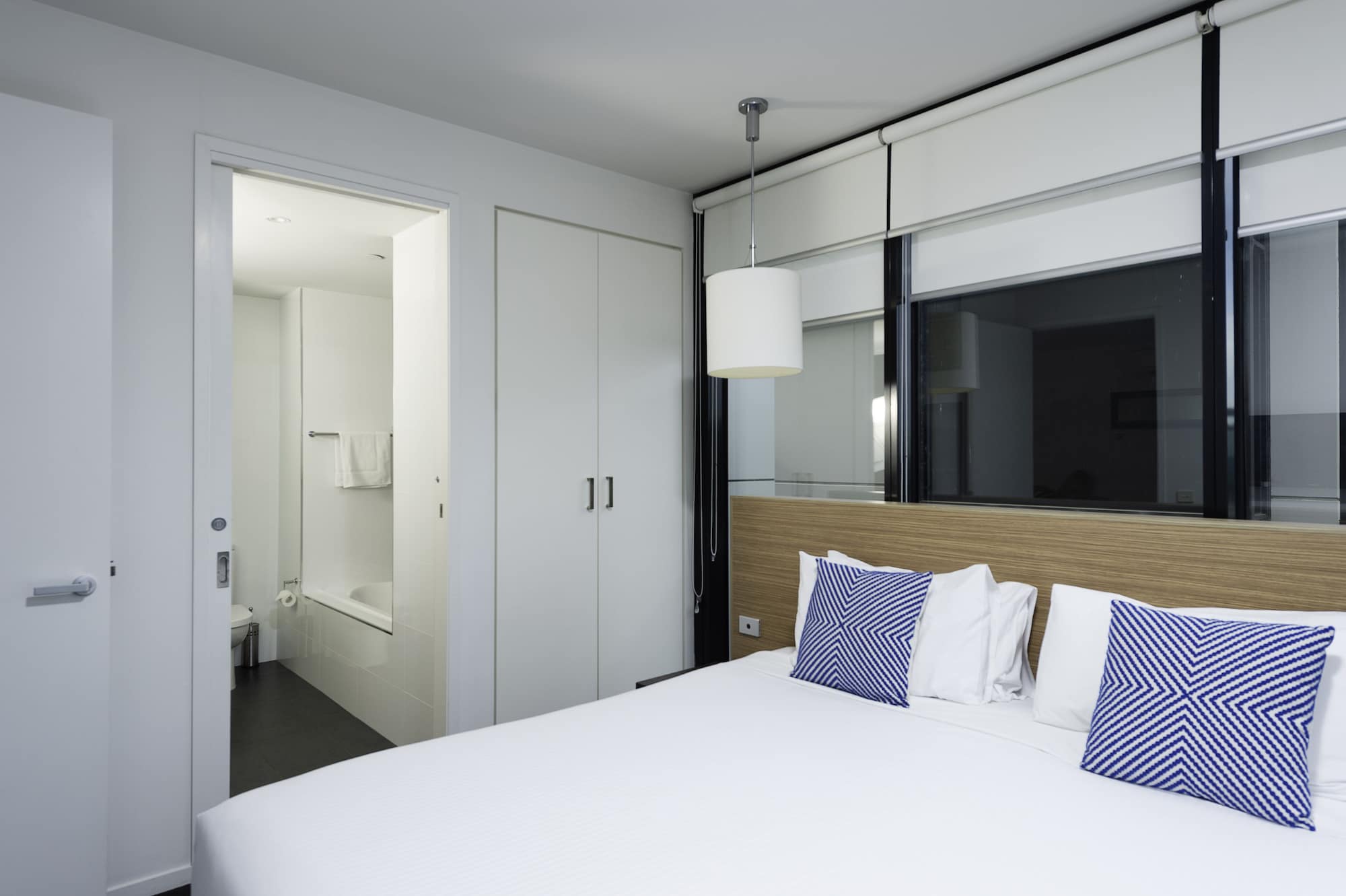 2 Bedrooms, Deluxe, Apartment, King and Twin Beds, Bay View