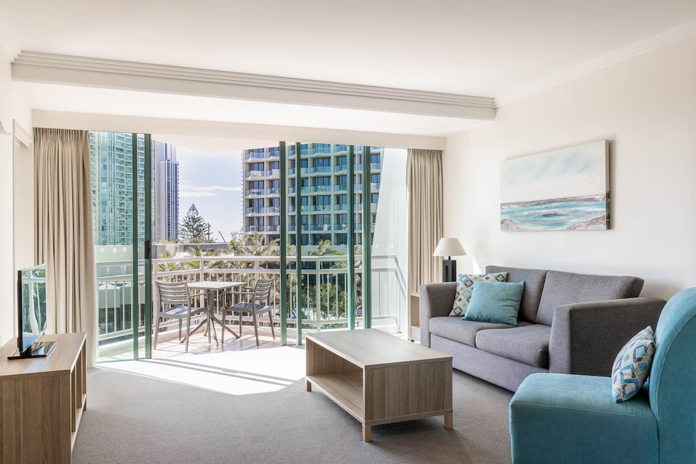 Mantra Crown Towers Surfers Paradise 74/95