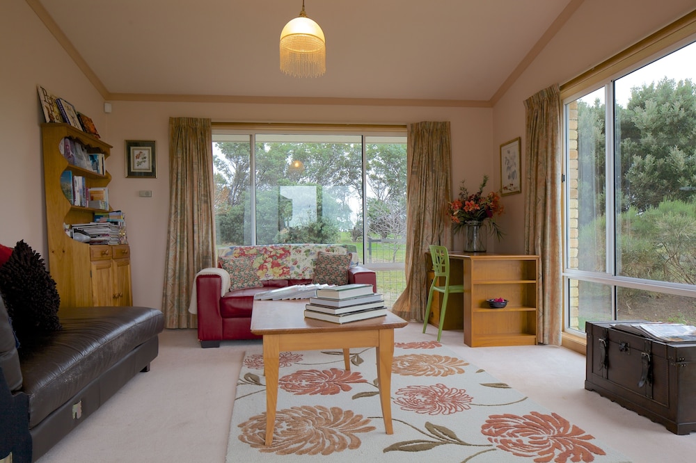 RIVERSDALE ESTATE COTTAGES 7/39