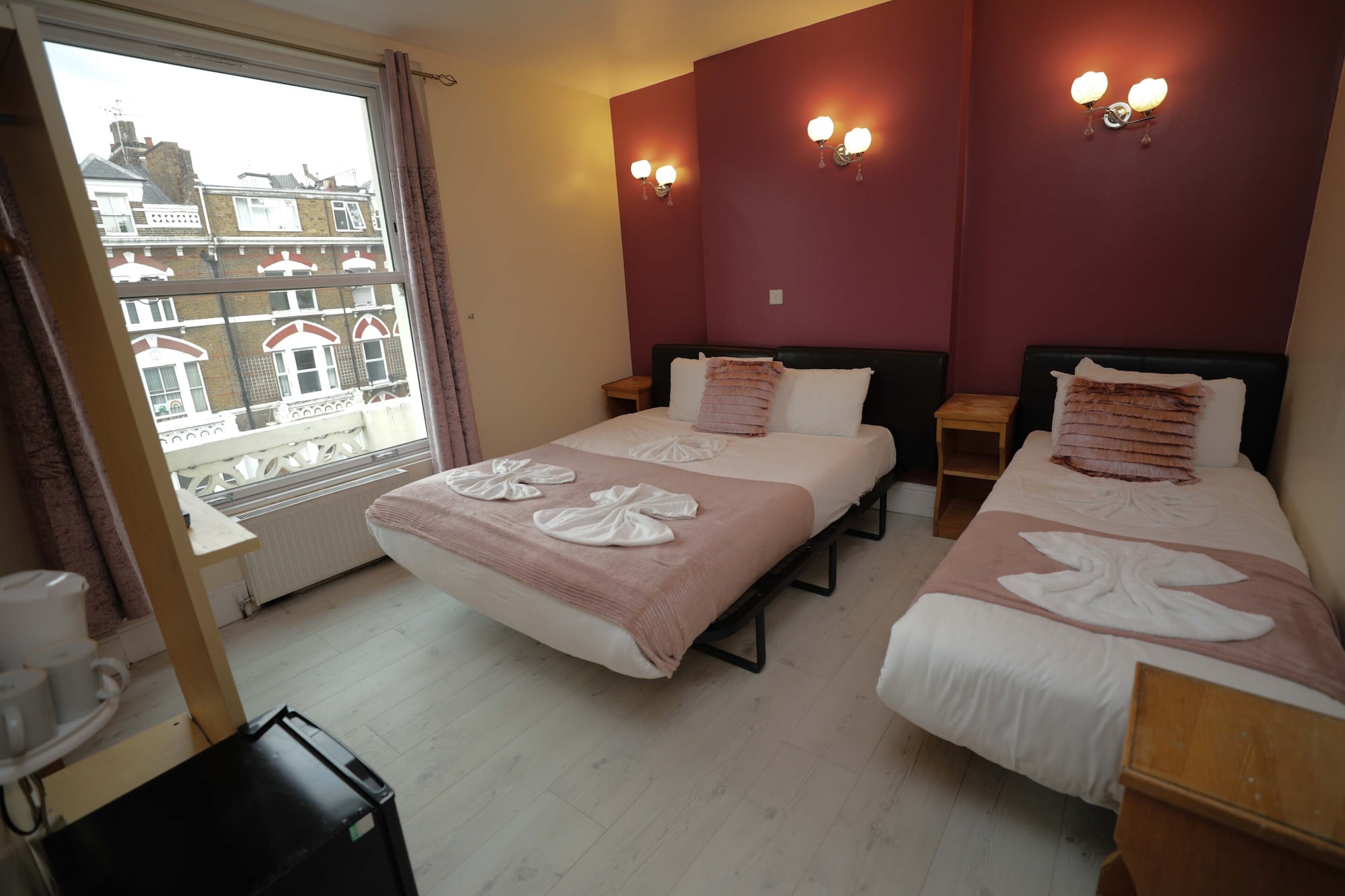 ROOM, TRIPLE