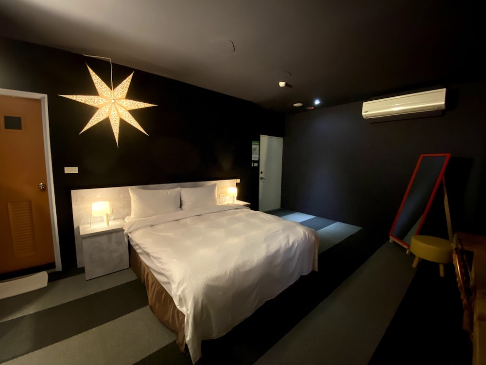 Js Hotel 11/57