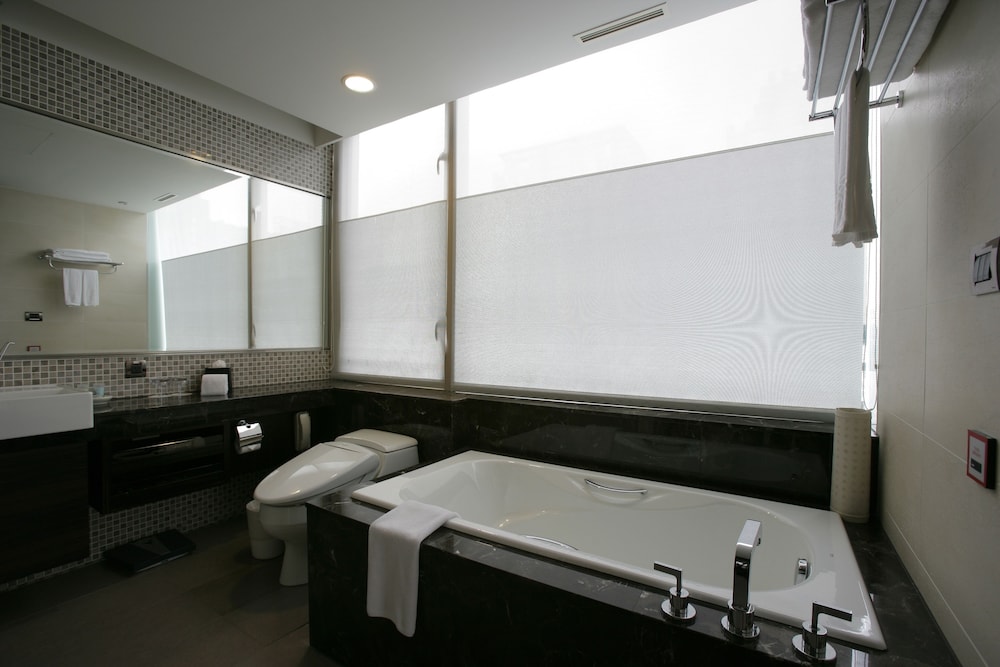 Fullon Hotel Taipei Central 50/52