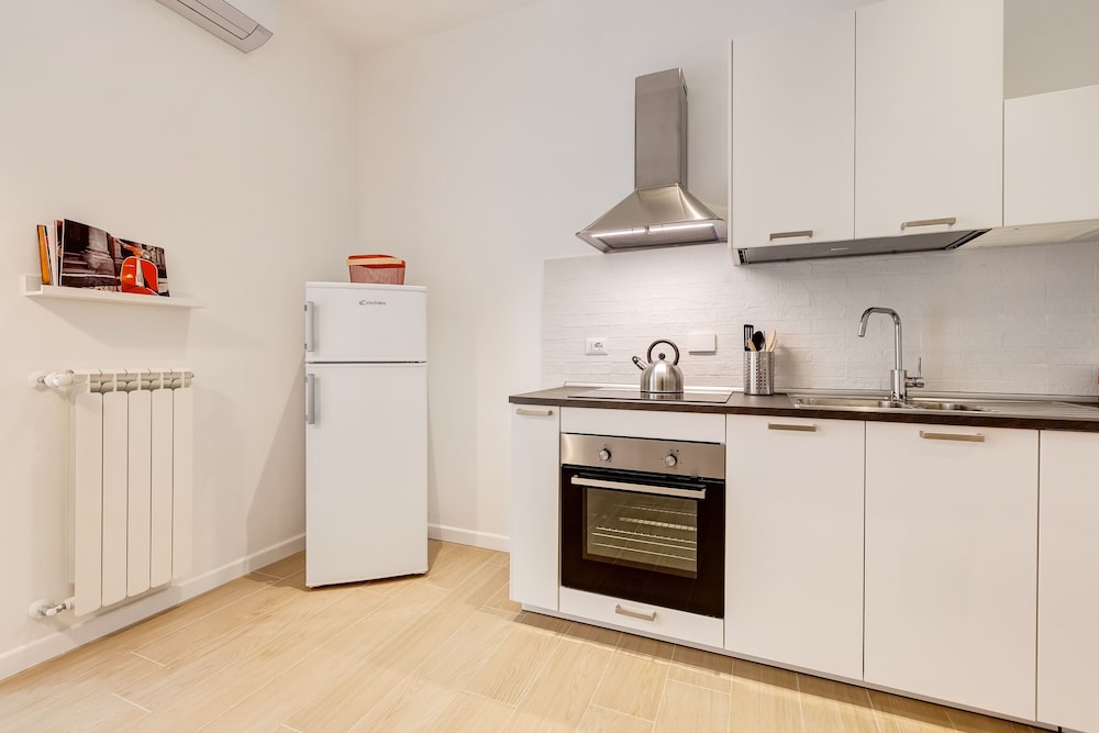 Lovely 3 rooms apartment close Trastevere Station 10/25