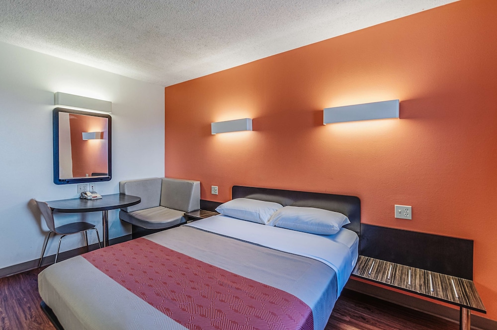 Motel6 Martinsburg, WV 29/42