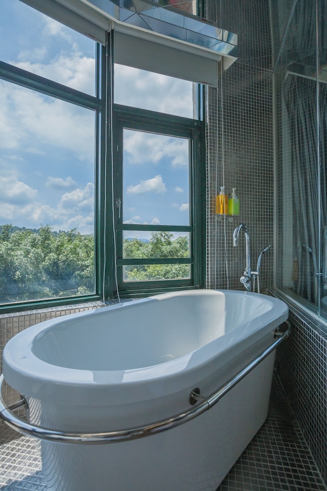 Shuian Lakeside Hotel 73/75