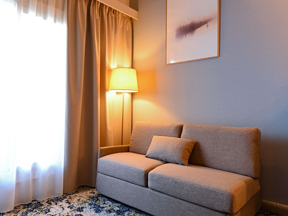 MERCURE BLOIS CENTRE 48/74