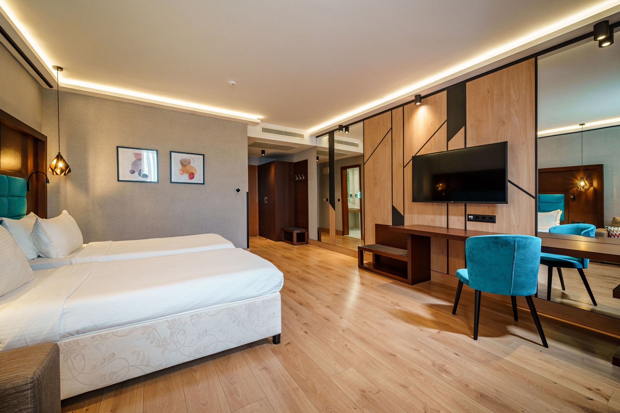 Premium, City View