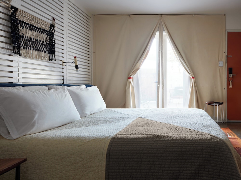 Garden, Deluxe, King Bed, Patio
