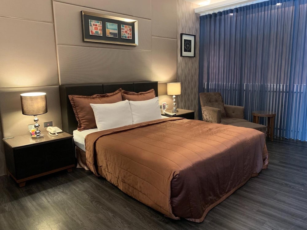 Leedon Motel 13/48