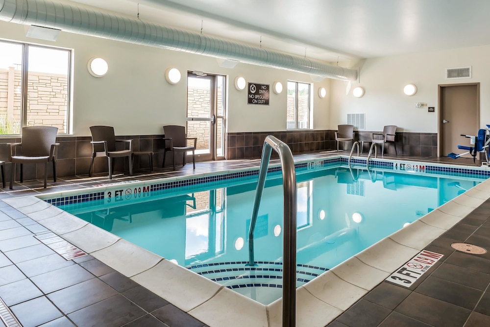 Sleep Inn & Suites Cumberland 5/53
