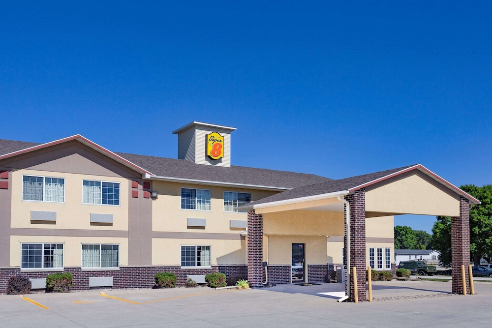Super 8 by Wyndham Emmetsburg 3/38