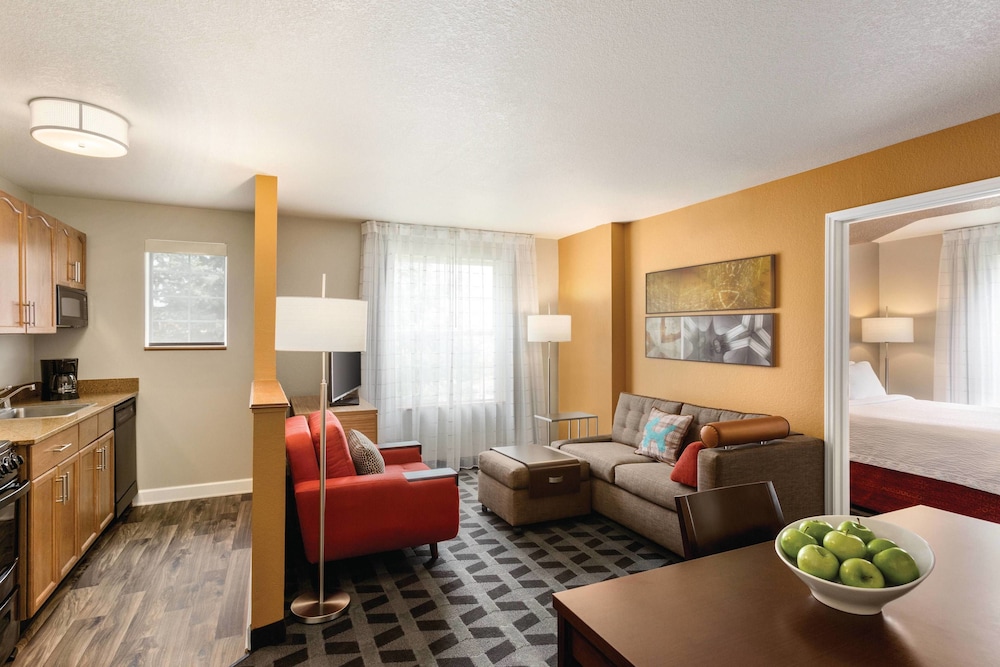 TownePlace Suites Denver West/Federal Center 24/42