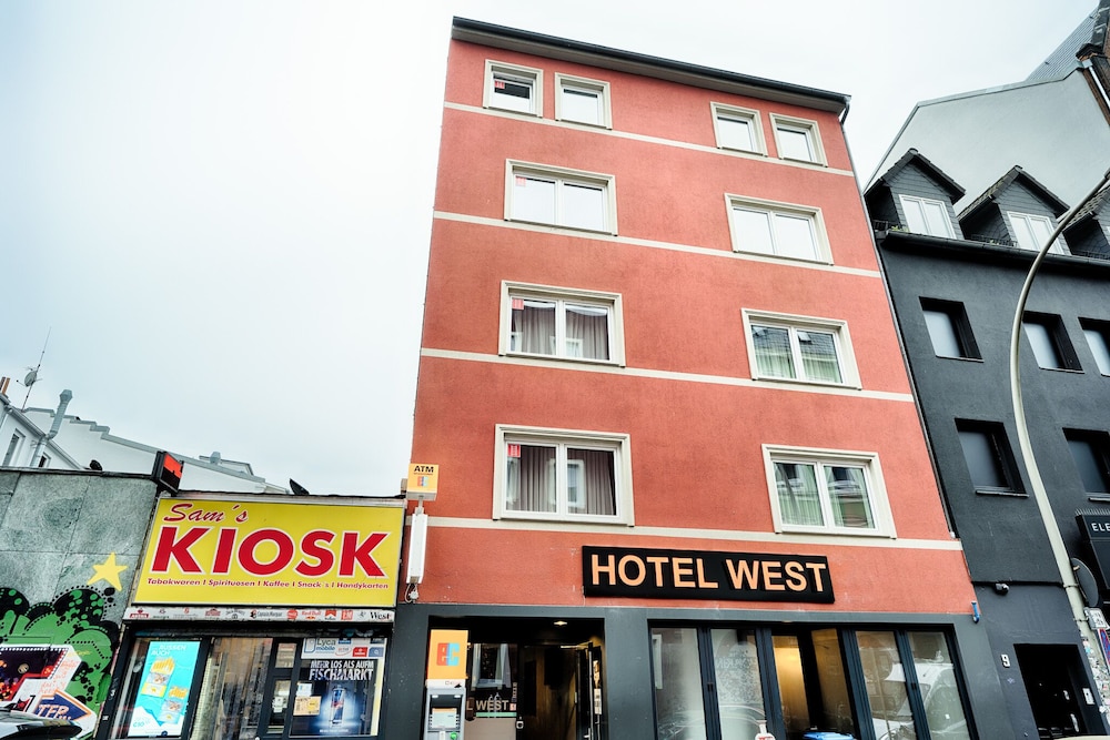 Centro Hotel West 2/46