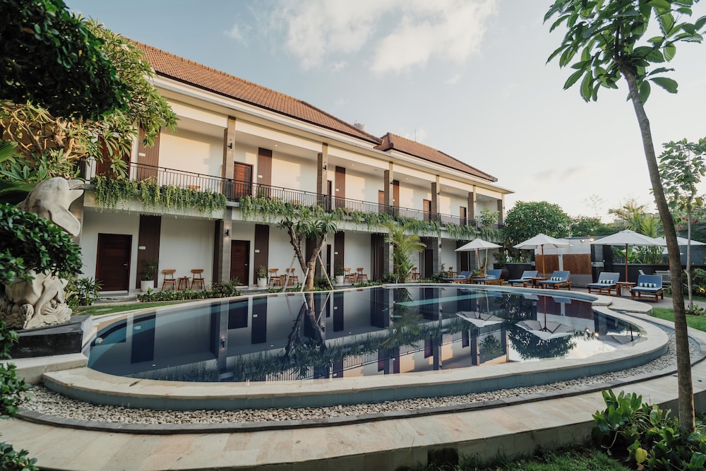 You Suite Seminyak 1/31