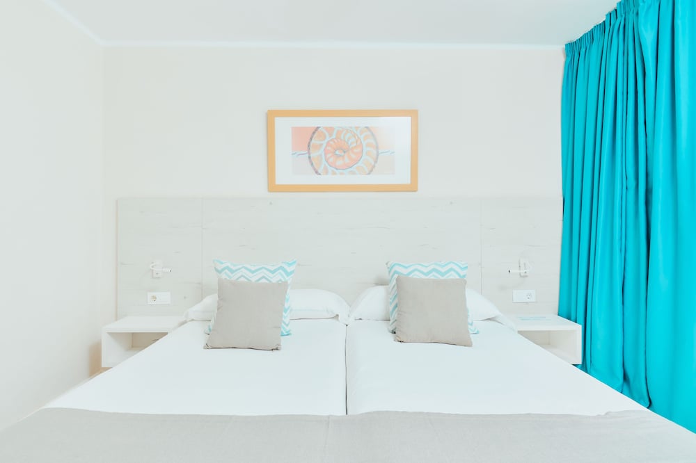 1 BEDROOM, APARTMENT, SINGLE
