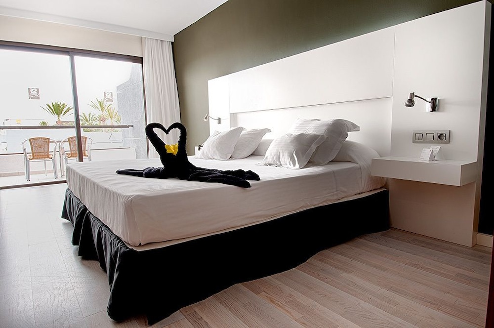 R2 Romantic Fantasia Dreams And Suites Hotel Adults Only 16/64