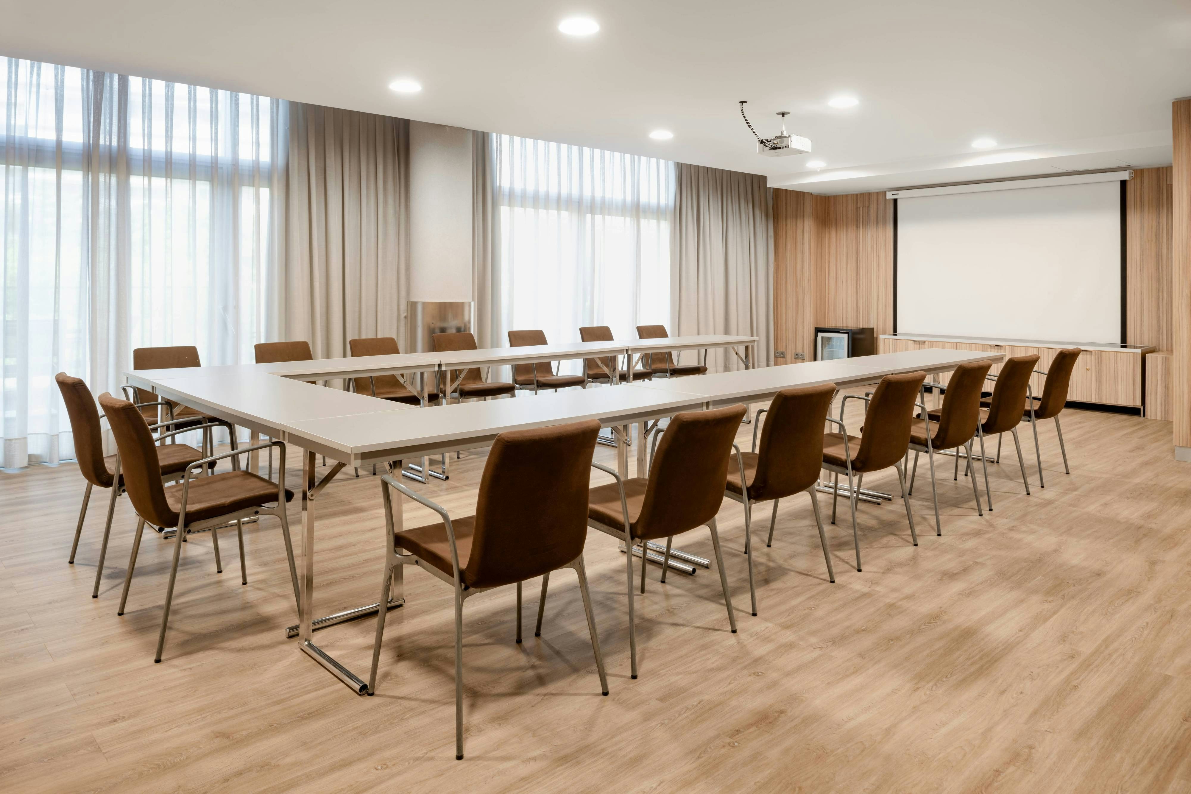 AC Hotel Som by Marriott 24/27