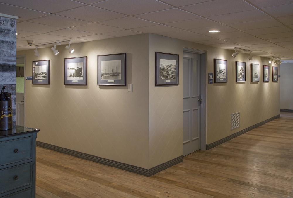 Harbor Town Inn, BW Signature Collection 3/59