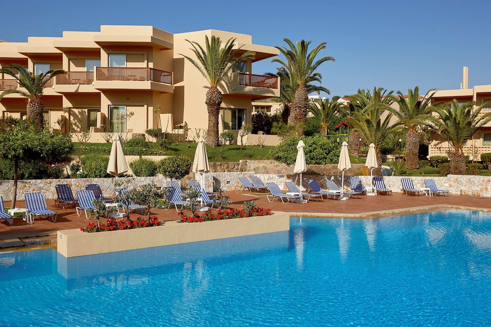 Giannoulis - Santa Marina Beach Hotel 65/77