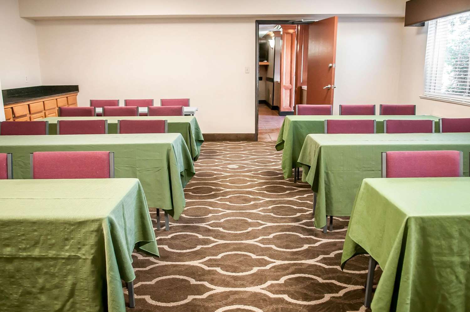 Comfort Suites Albuquerque/North Journal Center 19/25