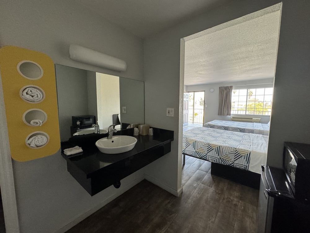 Motel6 Delano, CA 38/38