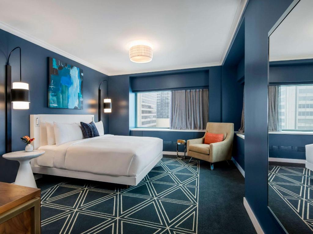 Gold, Griffintown, Spa, Suite, King Bed, Lounge Access