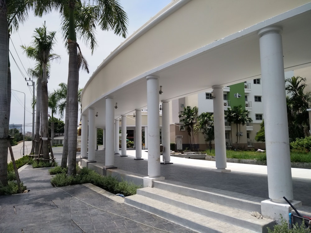 The Green View Hotel 4/50