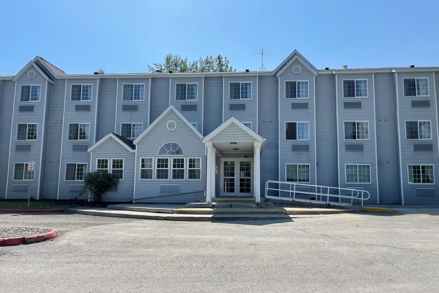Baymont Inn & Suites by Wyndham Anchorage Airport 2/17