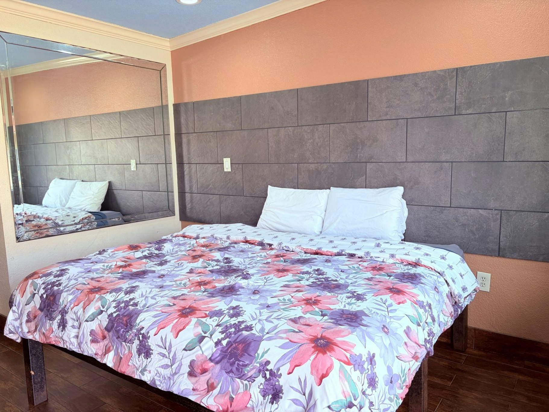 Regency Inn Houston near Hobby Airport 13/31