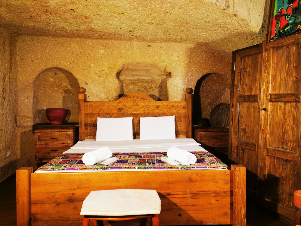 Kardesler Cave Hotel 38/48