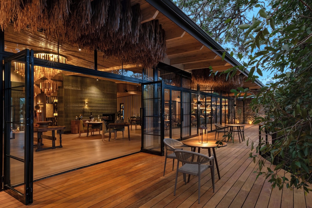 Thornybush Saseka Tented Camp 20/50