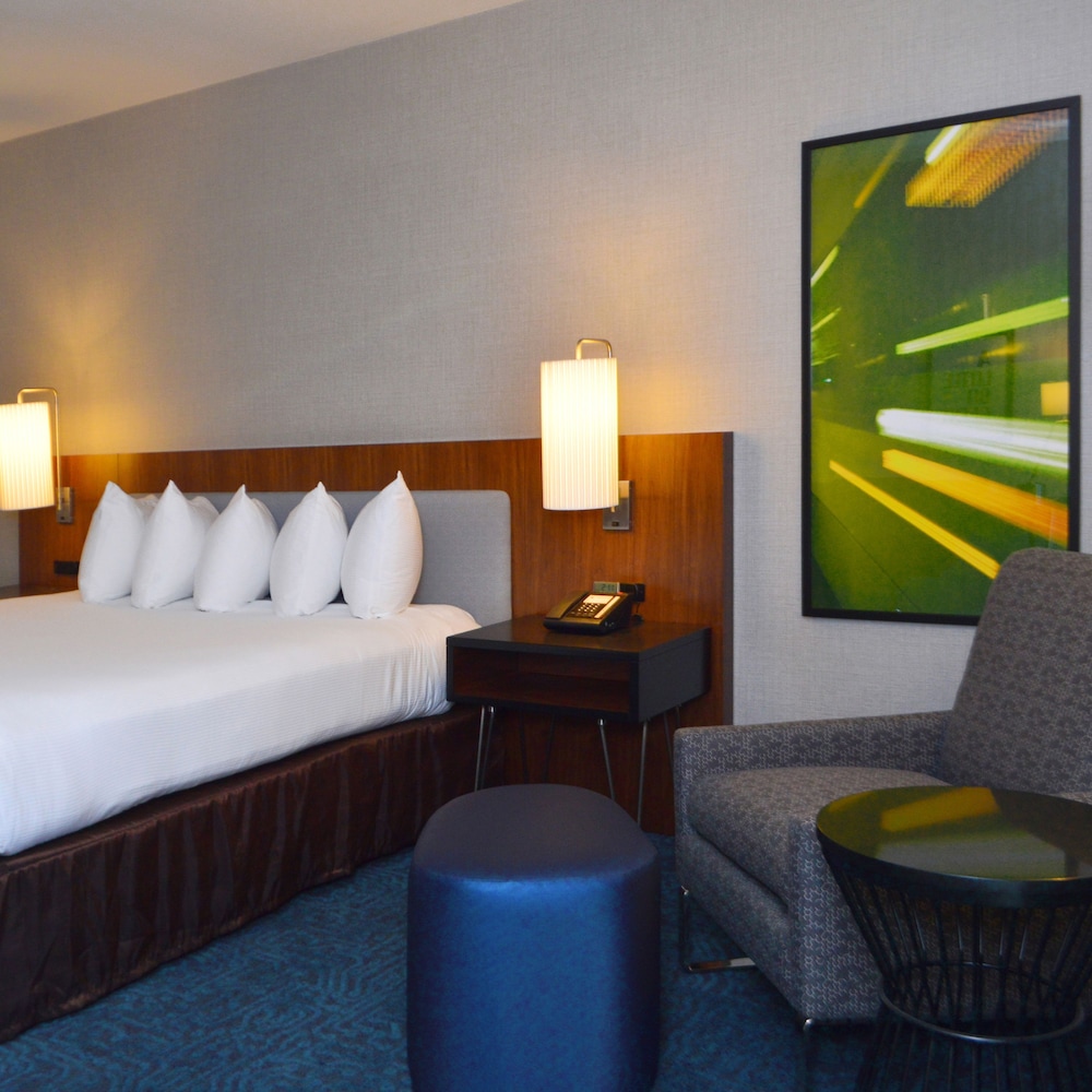Doubletree By Hilton Newark Fremont 47/76
