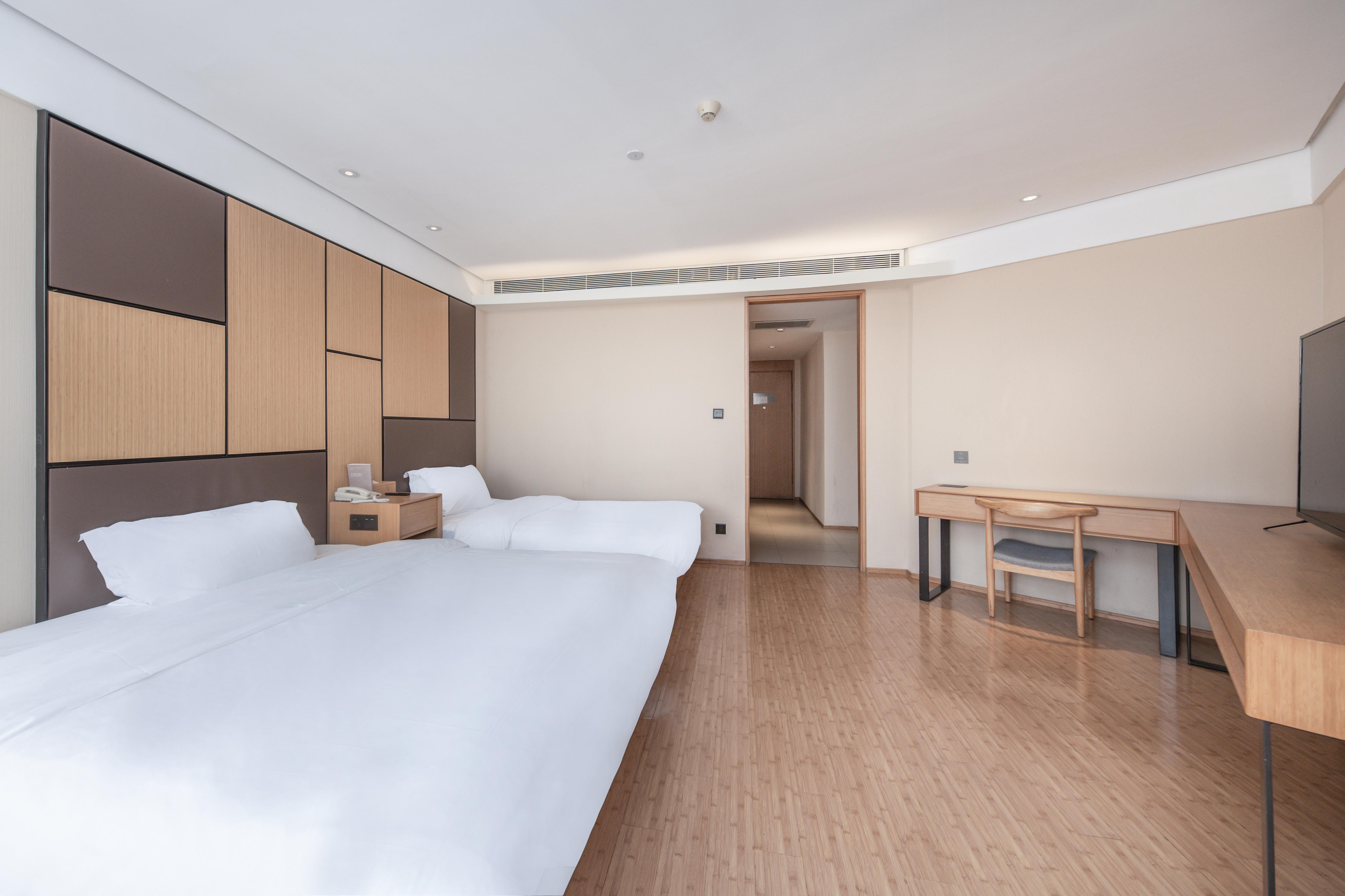 JI Hotel Hangzhou Wulin Square Wenhui Building 17/50
