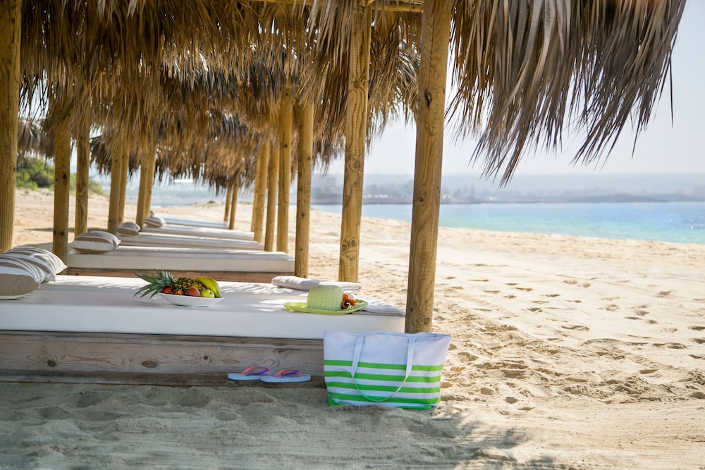 Asterias Beach Hotel 59/62