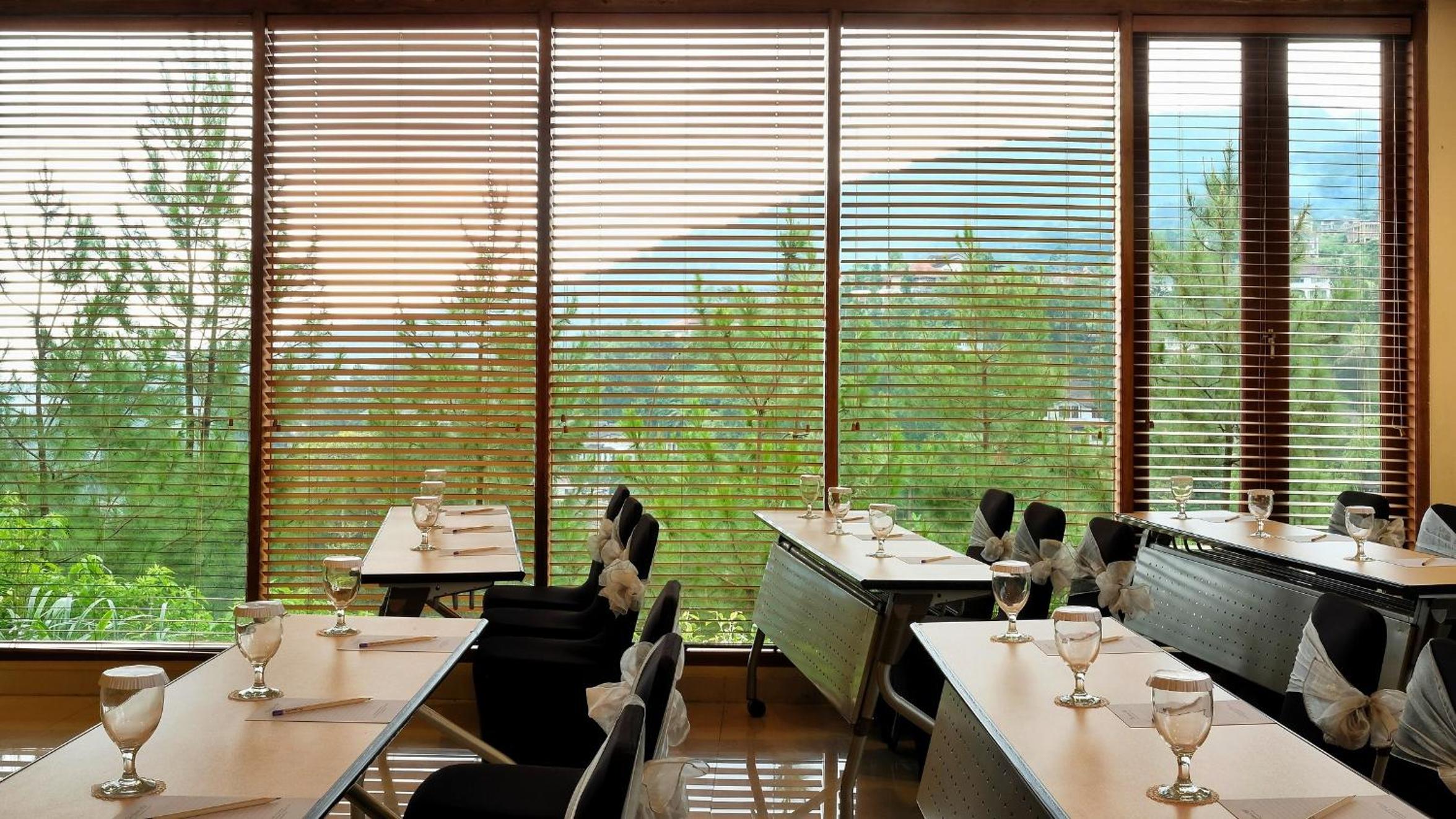 The Grand Hill Bistro Cafe Resort Hotel 57/57